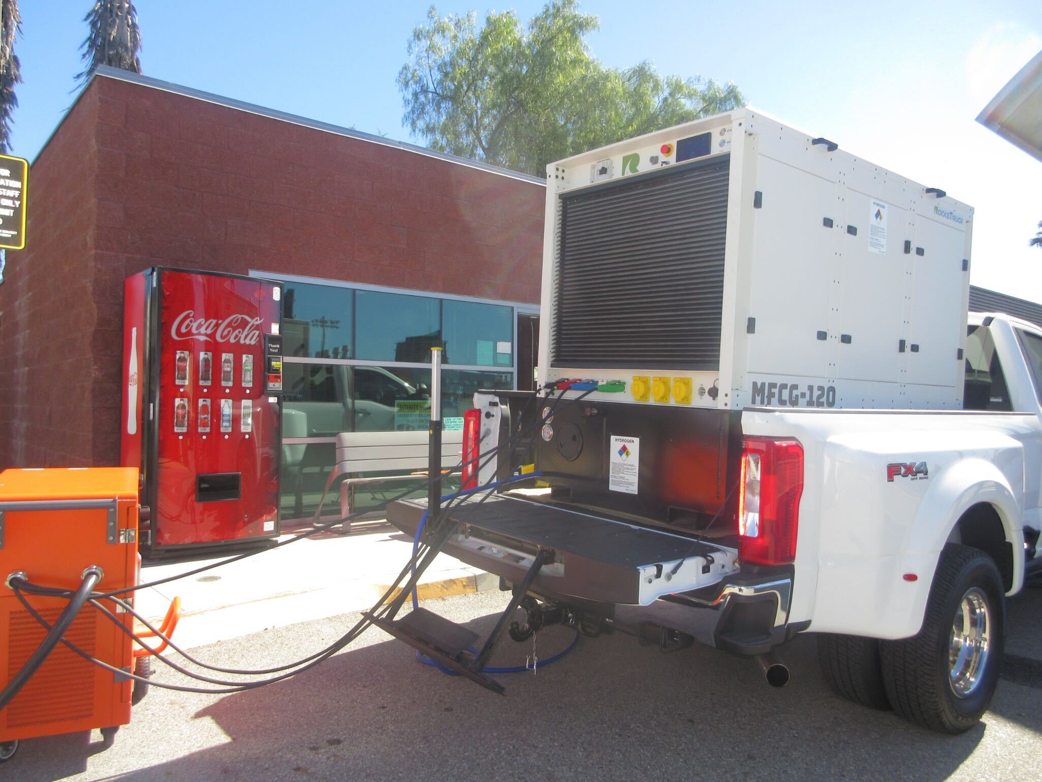Clean Power on the Move: RockeTruck’s Fuel Cell Generator Debuts at Cal State LA